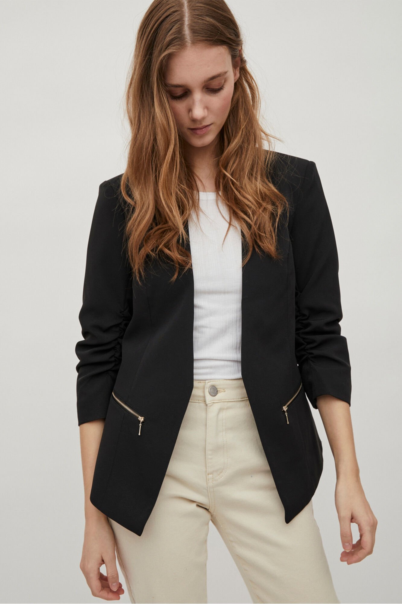 blazer-negra-mujer-813kil-1.jpg