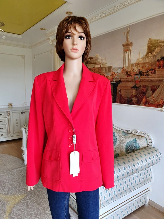 chaqueta-roja-mujer-935yeg-1.jpg